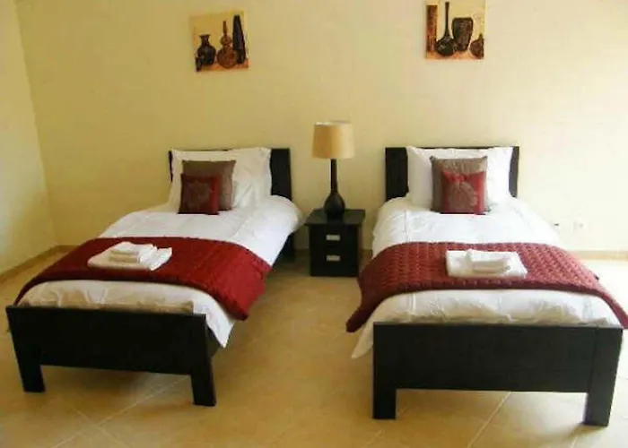 Luxury Two Br Pool View Side At Algarve's Longest 아파트 Armação de Pêra